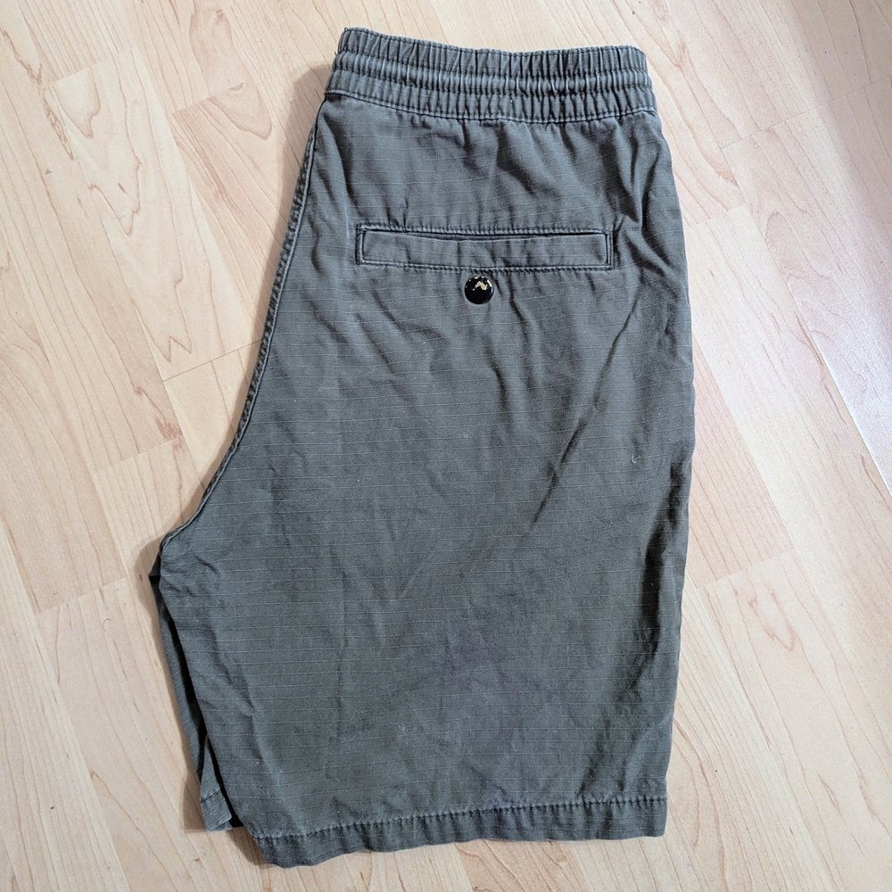 H&M Men's Casual Black Shorts - Picture 2 of 4